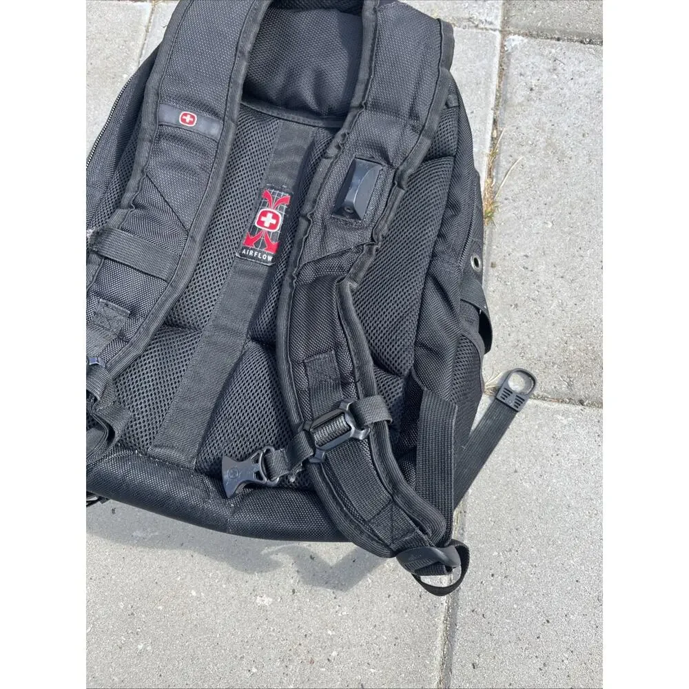 WTRA-18-JH-3106 Wenger Swiss Army Original Laptop Hiking Backpack Media Pocket